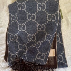 Gucci Navy and brown GG scarf 100% wool